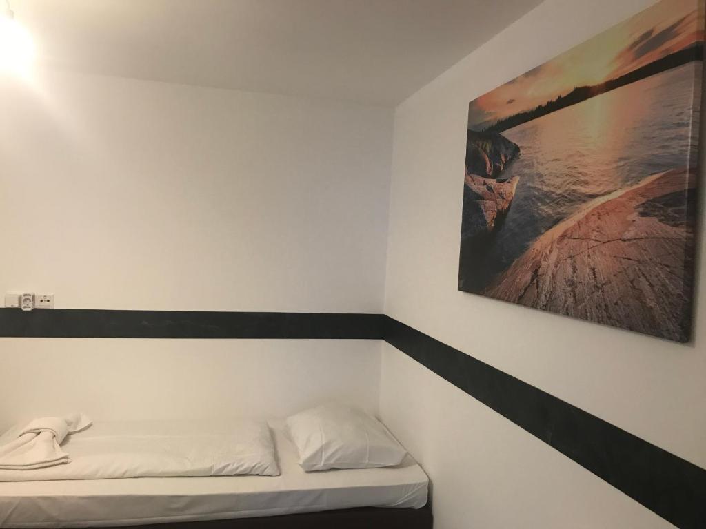 Hotel Moji Köln Sieversstraße room 1